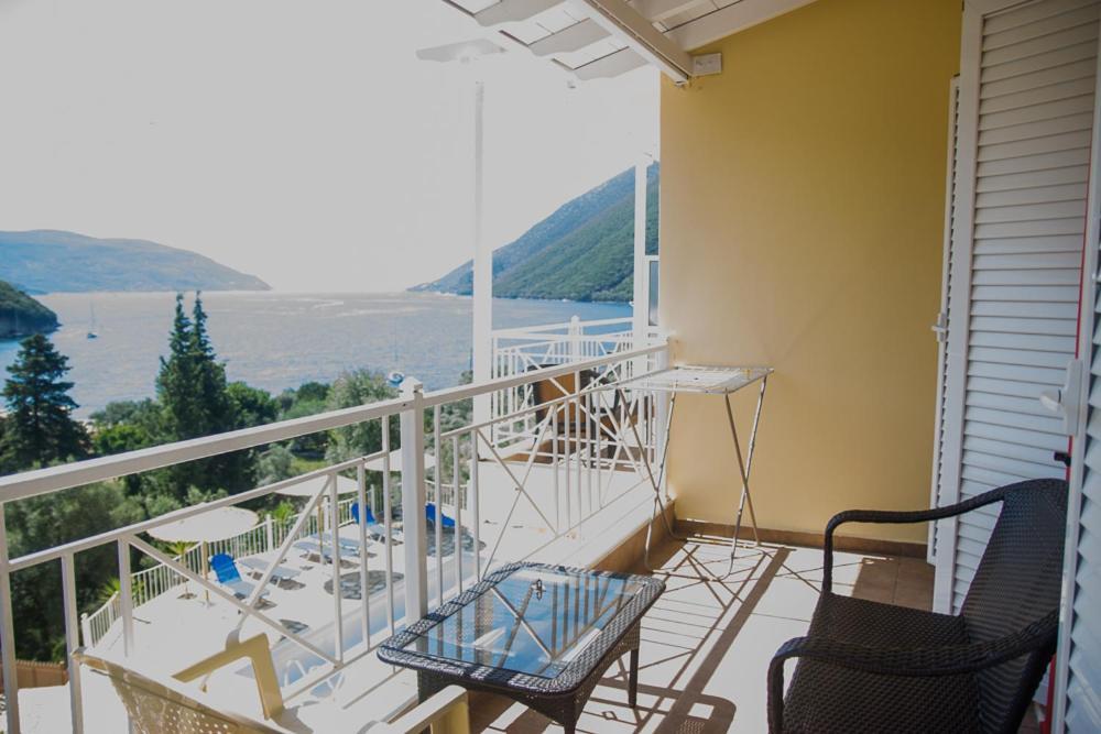 Filoxenia Apartment Geni  Bagian luar foto